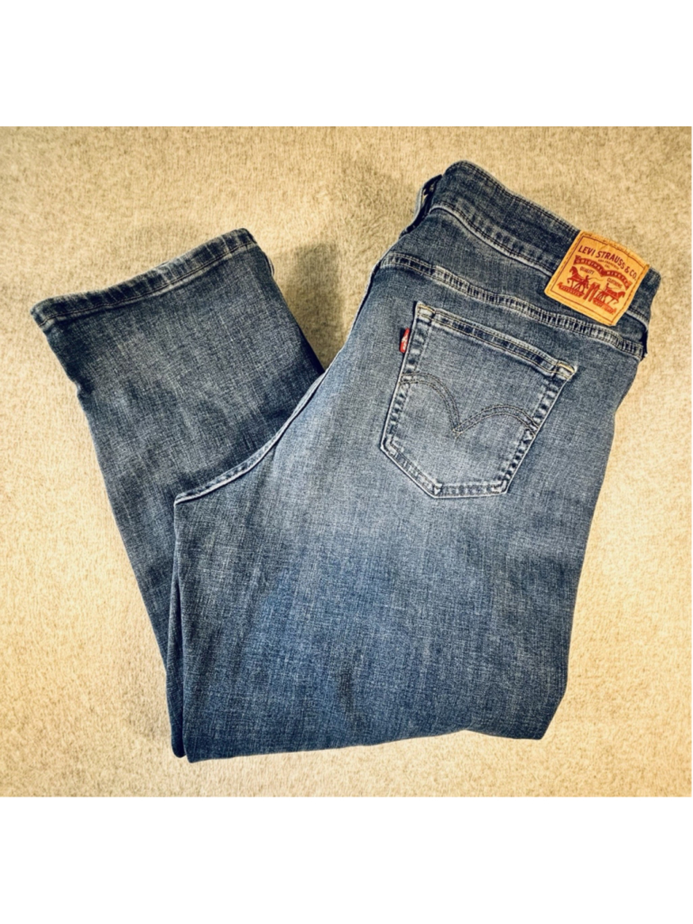 Levi’s Women’s Boyfriend Jeans 34x25 Distressed Medium Wash Cropped Denim